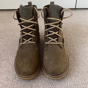 Womens steel toed timberland boots. Never worn